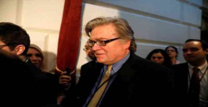 ٹرمپ کے سابق مشیر دھوکہ دہی کے الزام میں گرفتار