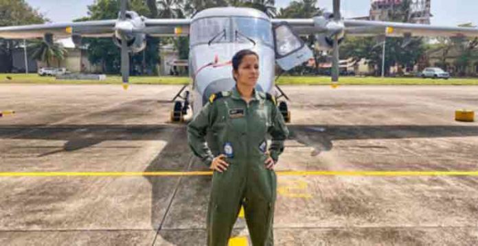 خواتین پائلٹوں کا پہلا بیاچ ہندوستانی بحریہ کے ڈورنیر طیارے اڑانے کے لئے تیار